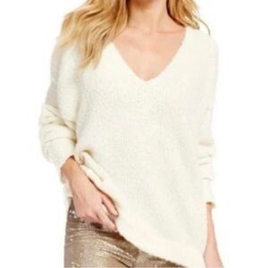Free People White/Cream V-Neck Nubby Oversized Sweater